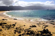 Excursión a La Graciosa + Paseo en velero